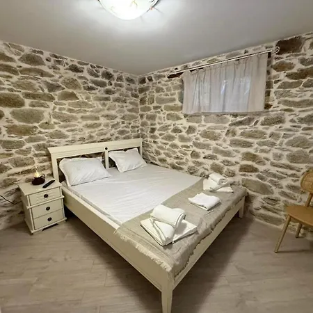 White Stone - Ground Floor דירה *